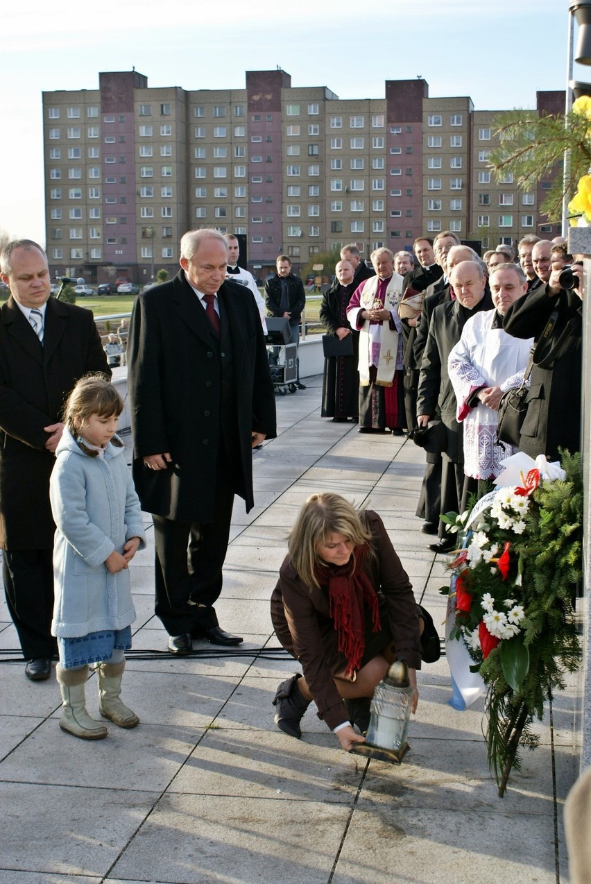 Sosnowiec: Plac papieski gotowy i poświęcony [Zdjęcia]