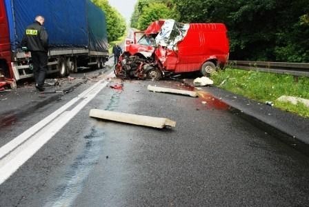 Wałcz-Jastrowie: Śmiertelny wypadek na trasie K-22 zginął kierowca osobówki [ZDJĘCIA]