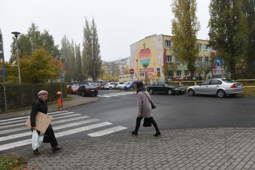 Toruń. Uwaga, dzieci z SP 11 w niebezpieczeństwie! Rodzice i nauczyciele apelują o pomoc