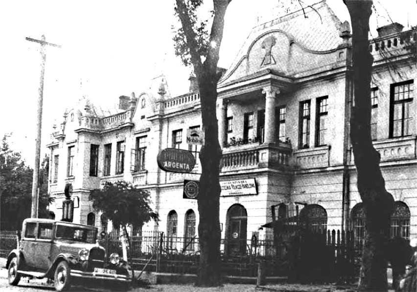 Lata 1935-1939 , Ulica 3 Maja 10 , Hrubieszów- Syndykat Rolniczy, po wojnie siedziba PZU.