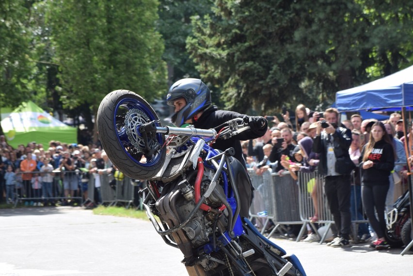 Piknik motocyklowy w Sieradzu z setkami maszyn i tłumem...