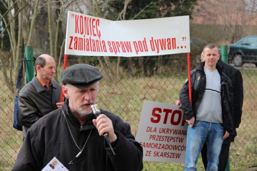 Pikieta pod prokuraturą w Tczewie: „dosyć zamiatania spraw pod dywan”!