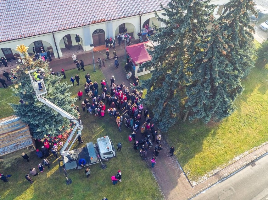 Świąteczny Staszów wygląda pięknie! Zobacz niezwykłą galerię zdjęć z drona