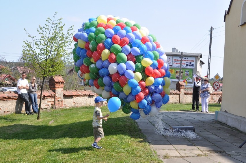 Uroczystości 3 maja w Żukowie. 800 balonów na urodziny miasta