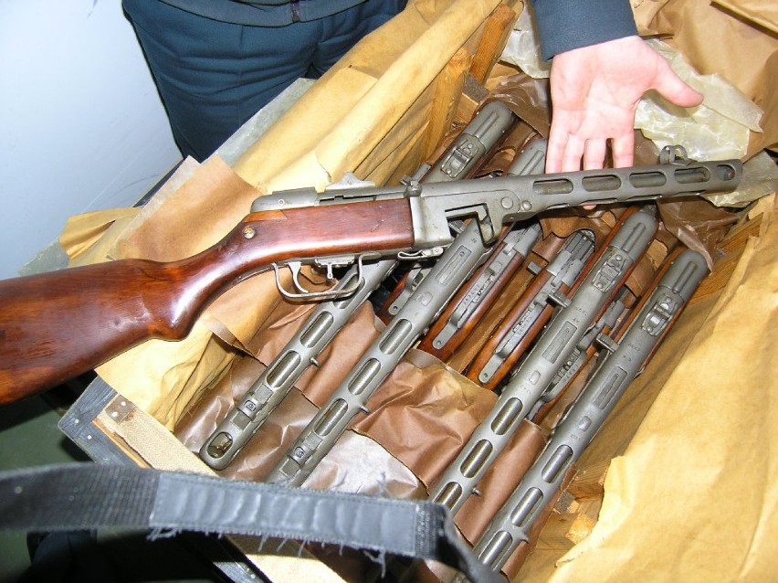 Celnicy z Koroszczyna udaremnili przemyt broni.