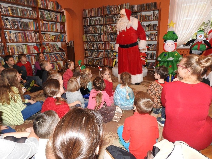 Pruszcz Gdański: Mikołaj odwiedził bibliotekę, by obdarować mniejszych czytelników! [zdjęcia]