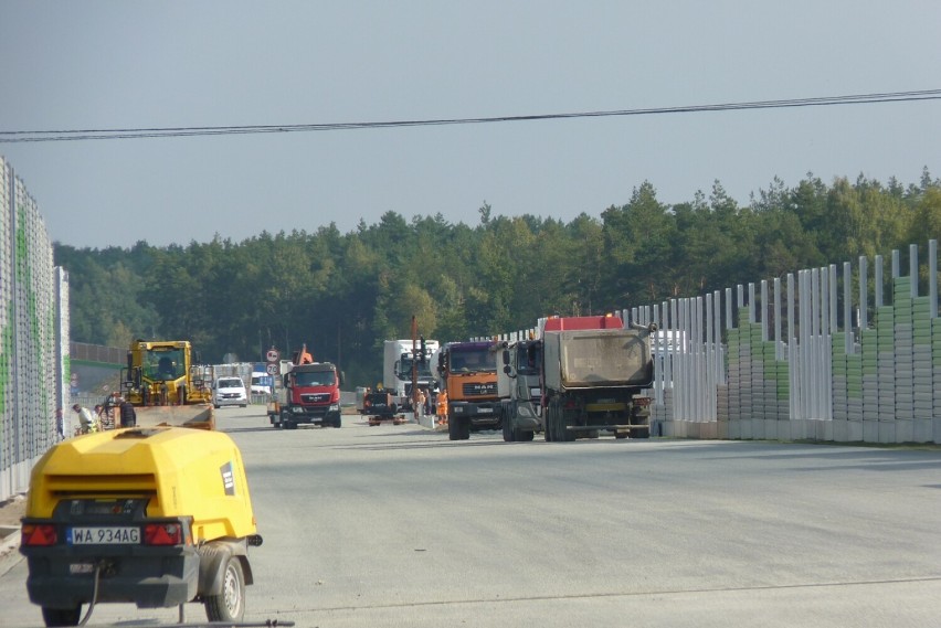 Autostrada A1 z Radomska do granic województwa śląskiego gotowa jesienią [ZDJĘCIA, FILM]