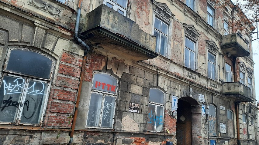 Kamienica przy Kościuszki 7A w Radomsku do remontu. TBS czeka na projekt. ZDJĘCIA