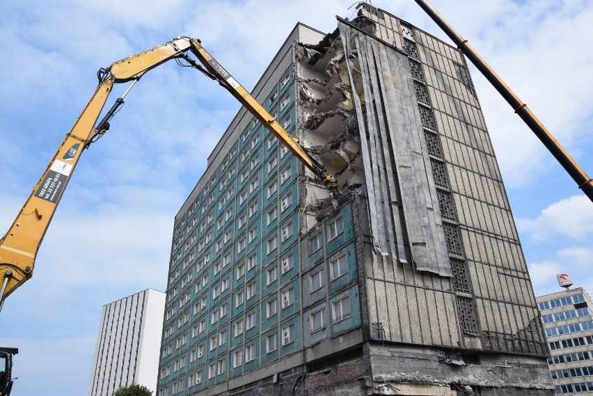 Trwa rozbiórka hotelu Silesia w Katowicach