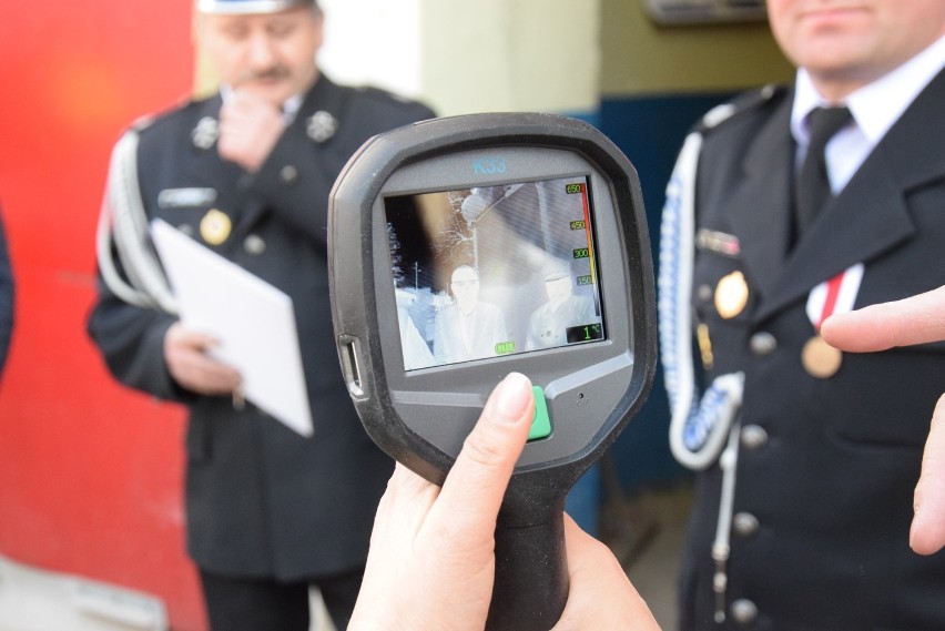 Strażacy z OSP Bożków i OSP Nowa Ruda-Słupiec otrzymali specjalistyczny sprzęt (ZDJĘCIA)