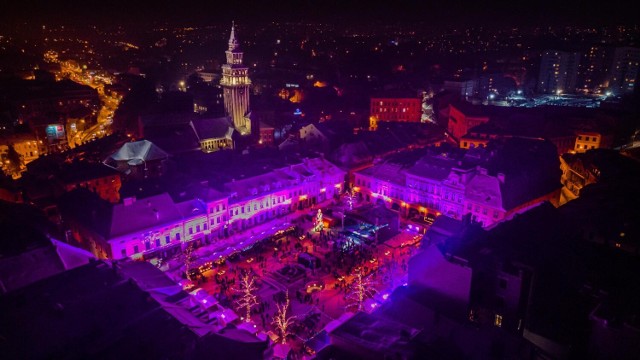 Święta na Starówce pod znakiem ognia. 

Zobacz kolejne zdjęcia. Przesuwaj zdjęcia w prawo - naciśnij strzałkę lub przycisk NASTĘPNE