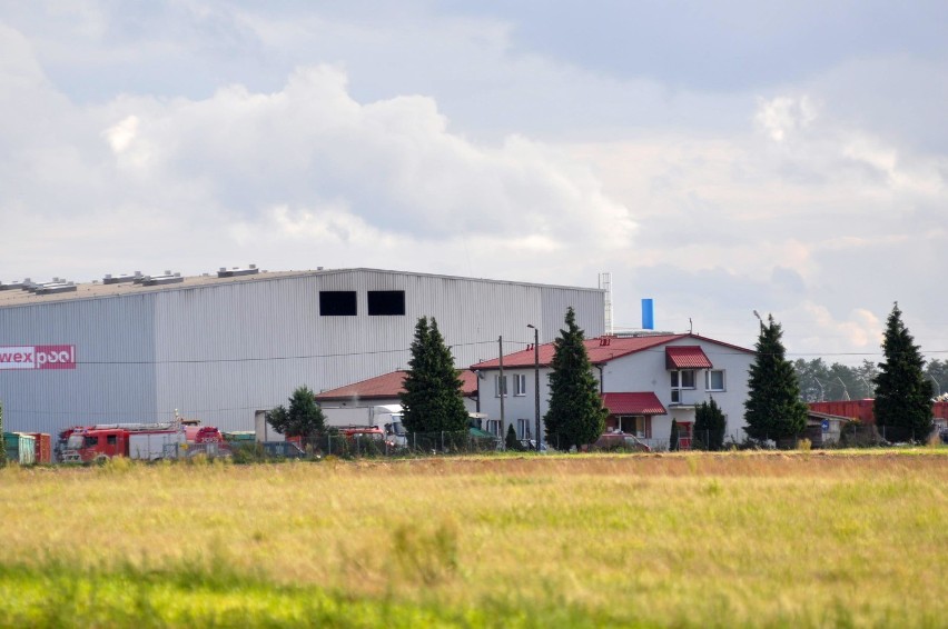 Dąbrówka Wielkopolska.  Dogaszanie hałdy śmieci