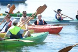 Kilkadziesiąt osób na spływie dookoła Jeziora Rudnickiego w Grudziądzu