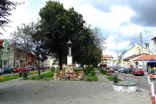 Rynek w Żarkach w 2007 roku (przed przebudową