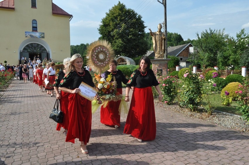 Gminne dożynki w Nienadowej w gm. Dubiecko.