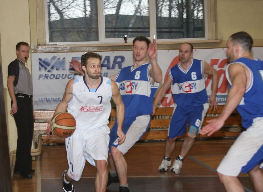 W tarnogórskim memoriale koszykarskim najlepszym zespołem okazała się radzionkowska Machina