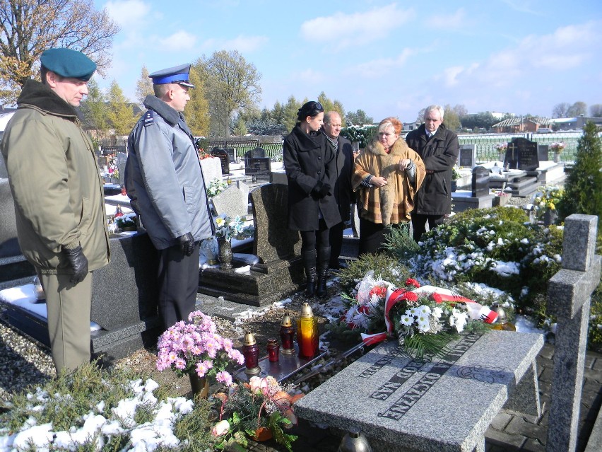 Wojewódzki ceremoniał odwiedzin cmentarzy i mogił odbył się w Wyrach