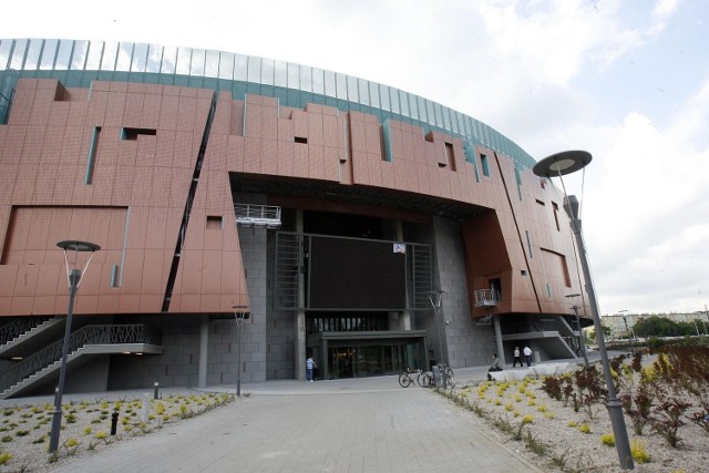Wypadek w galerii Cuprum Arena w Lubinie, nastolatka wypadła z szybu technicznego