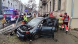 Wypadek w centrum Piotrkowa, 76-letni kierowca trafił do szpitala ZDJĘCIA