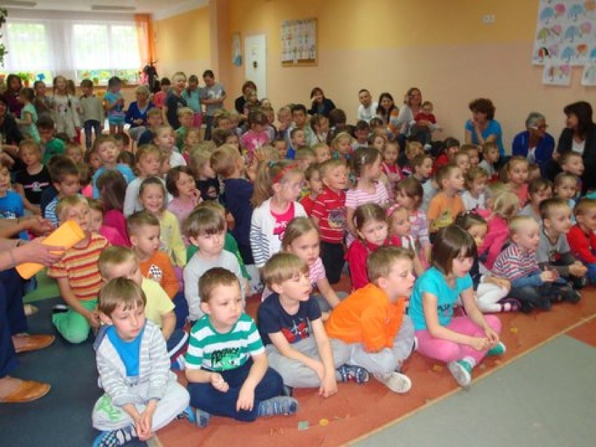 Teatr rodziców w przedszkolu Słoneczko