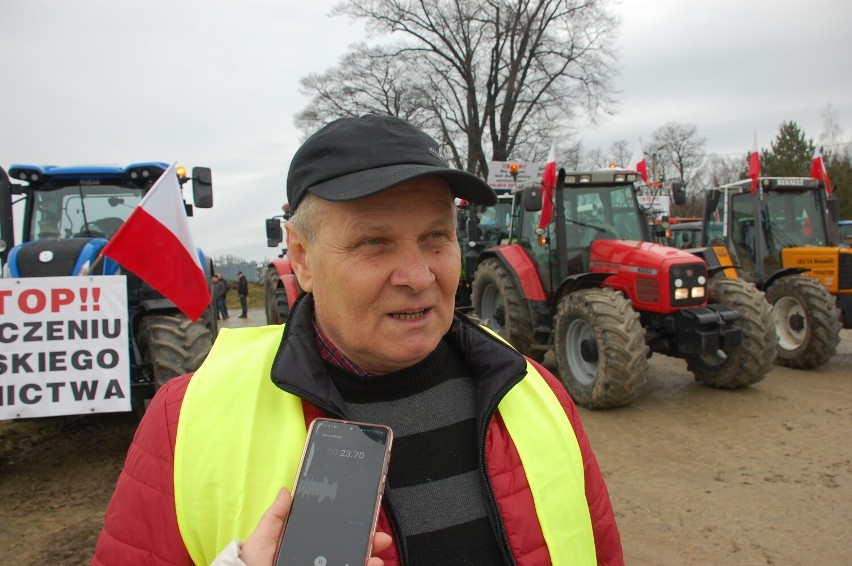 Piotr Kędzior ze Święcan zapowiedział w imieniu rolników, że...
