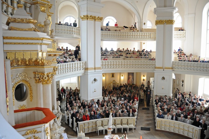 Uroczysta msza św. w kościele na Grobli z udziałem Orkiestry...