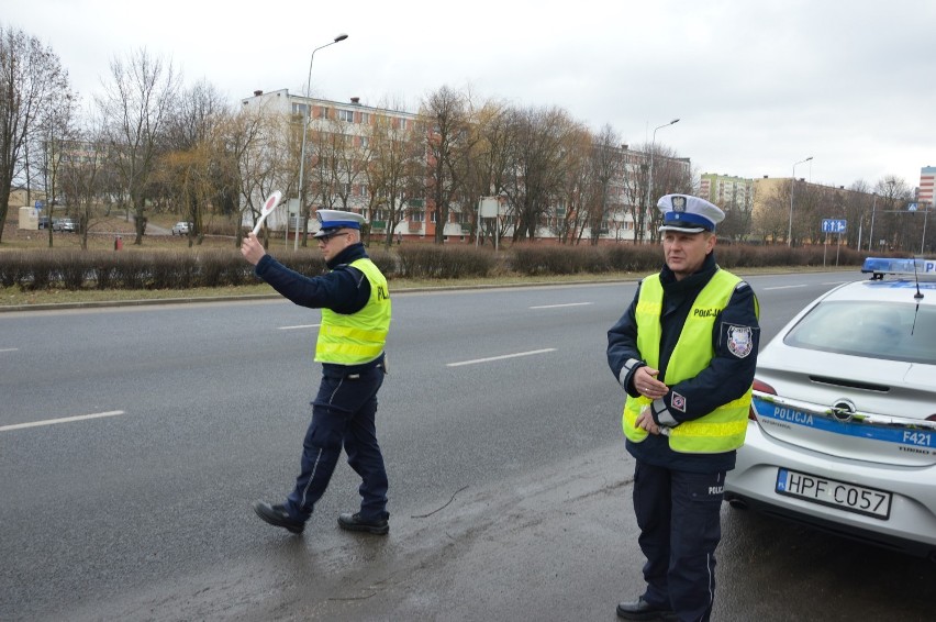 Walentynki w Piotrkowie 2019. Policja kontroluje kierowców...
