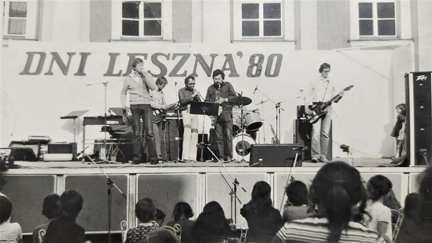 Zdzisław Poprawski po pracy w szkole grał w leszczyńskich Regentach. Z kultową kapelą Leszna odwiedził prawie całą Polskę