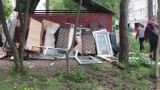 Włocławek. Odpady wielkogabarytowe na osiedlach we Włocławku to wciąż duży problem. Harmonogram ostatniej zbiórki w 2020 roku