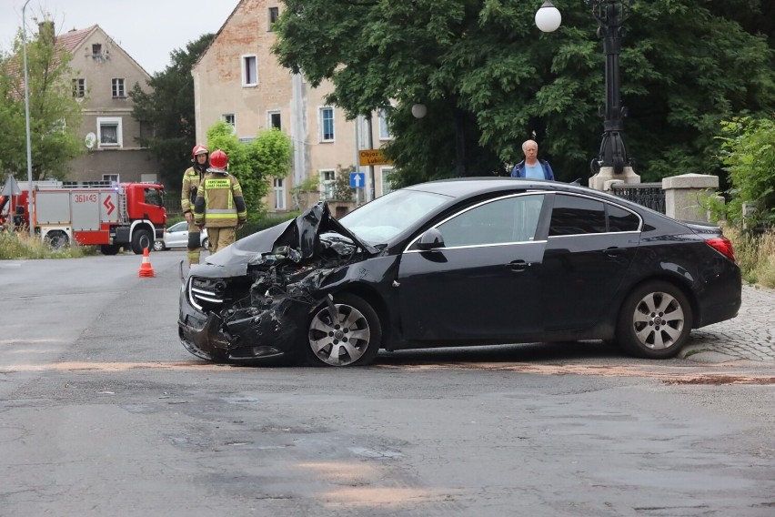 Wypadek na ulicy Głogowskiej w Legnicy, jedna osoba ranna