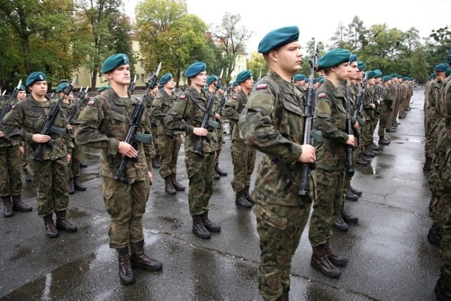 Przysięga wojskowa medyków w Akademii Wojsk Lądowych we Wrocławiu