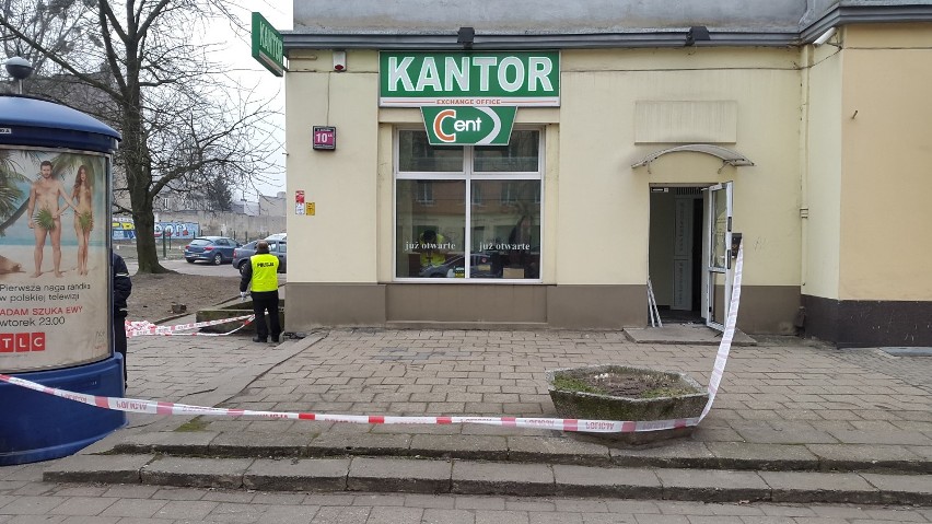 Napad na kantor przy Zachodniej w Łodzi. Kasjerka spłoszyła złodzieja [ZDJĘCIA]