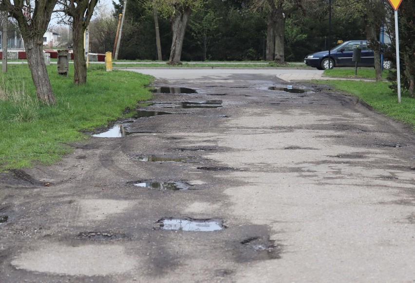 Nowostawski samorząd wyremontuje drogi i parking przed Urzędem Miejskim