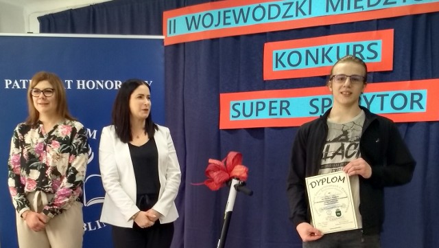 Zwycięzcą w kategorii indywidualnej został uczeń ZSEiTw Chełmie Dariusz Karpiński. fot.