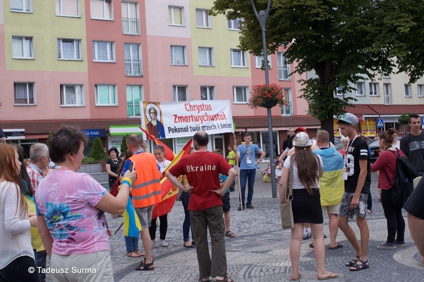 W Krakowie rozpoczęły się ŚDM, a "neony" z Ukrainy chodzą po Stargardzie [zdjęcia]