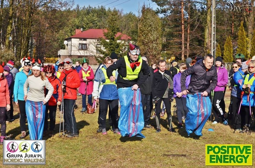 Karnawałowy zlot nordic walking w Żarkach Letnisku: 200 osób maszerowało z kijkami [ZDJĘCIA]