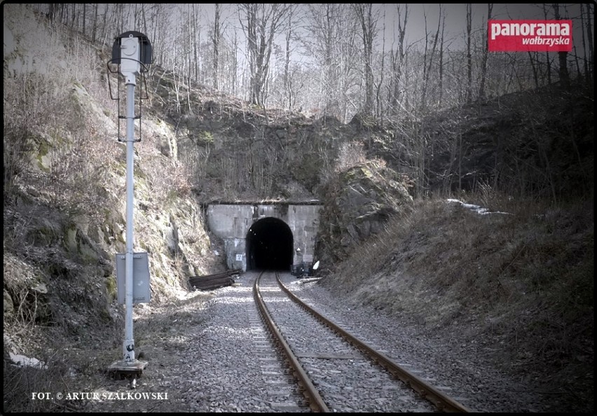 Remont najdłuższego tunelu kolejowego w Polsce, który jest...