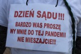 Protest "Odwołujemy Plandemię" przeciwko noszeniu maseczek w Zamościu