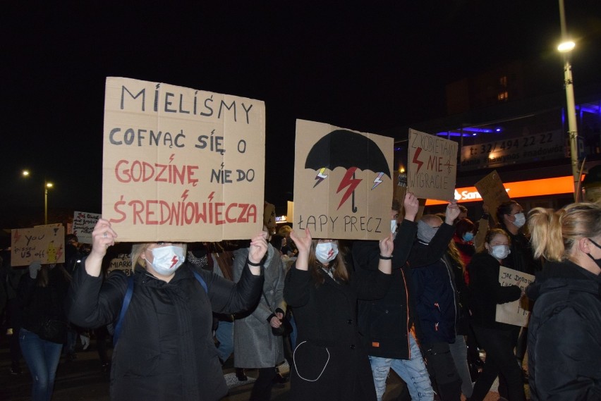 Kolejny protest kobiet w Zawierciu odbył się w sobotę, 31...