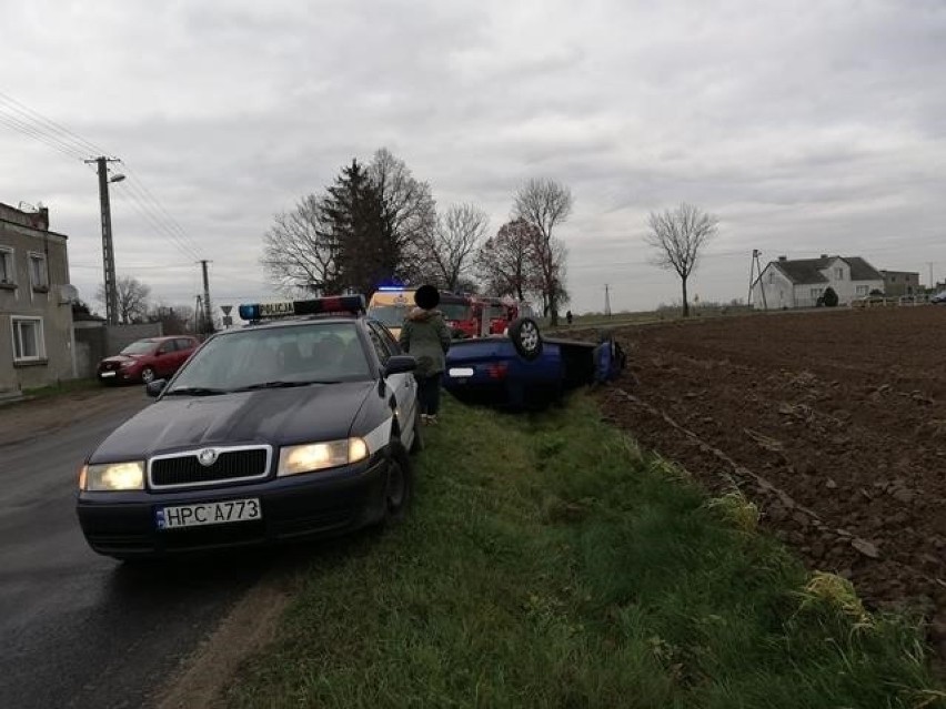 Samochodem, który dachował w gminie Kowalewo Pomorskie...