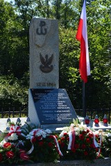 Czasław, Glichów. Rocznica zwycięskiej bitwy. Odnowiono pomnik upamiętniający żołnierzy AK w niej walczących 