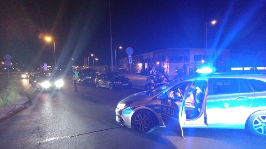 Nocna akcja policji w Ostaszewie pod Toruniem....