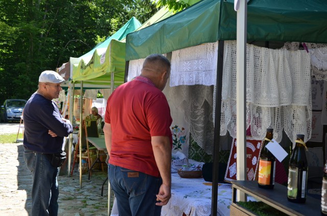 Kiermasze Produktów Lokalnych organizowane są w kolejne weekendy przy Centrum Turystyki i Promocji "Kraina Żubra"