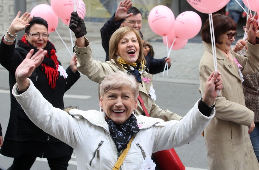 W Gdyni odbył się Marsz Różowej Wstążki. Profilaktyka to podstawa [ZDJĘCIA]