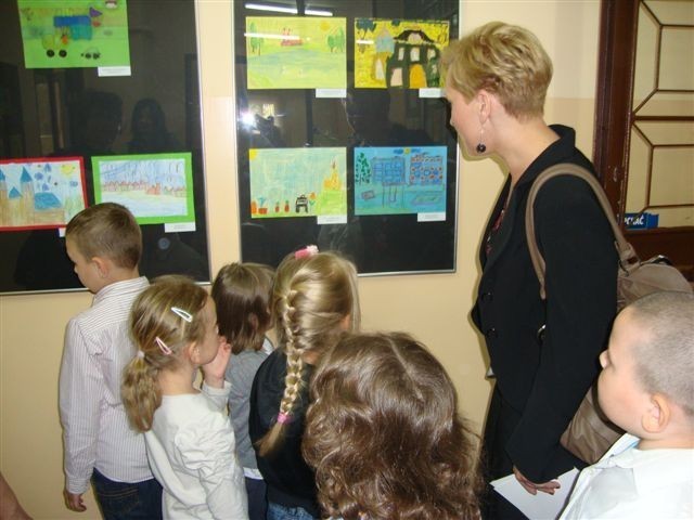 Gniezno: Konkurs dla dzieci &quot;Moje miasto Gniezno&quot; rozstrzygnięty. Finał w bibliotece