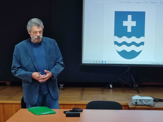 Autor herbu Tadeusz Matwijewicz oraz propozycje herbu dla gminy Rzeczenica