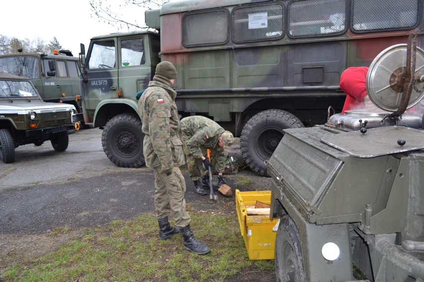 Jaworzno: Zlot foodtrucków i piknik militarny na stadionie Azotania ZDJĘCIA