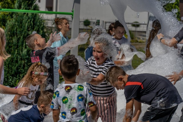 Dobrzyca. Piana Party na Rodzinnym Festynie. Śmiechu było co niemiara