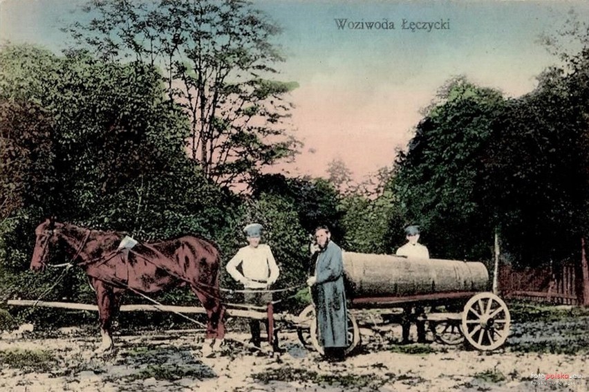 Lata 1905-1913, Na pocztówce woziwoda i beczkowóz.