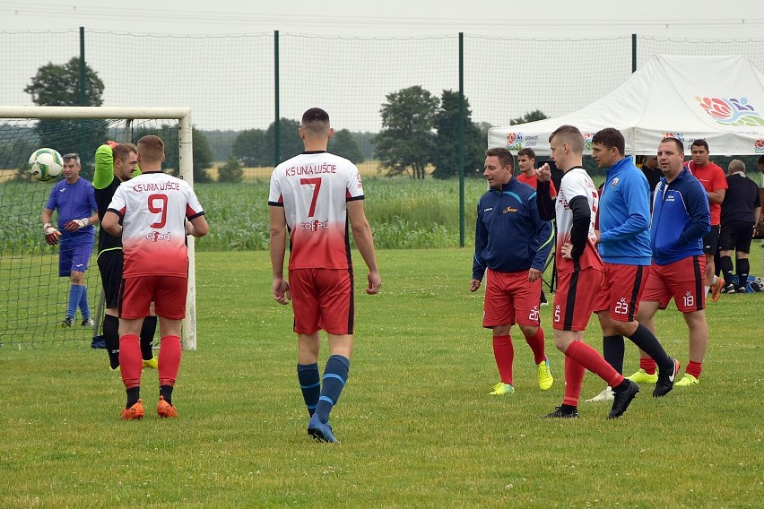 Piłka nożna. Dziesięć drużyn zagrało w memoriałowym turnieju w Bronisławkach. Zobaczcie zdjęcia